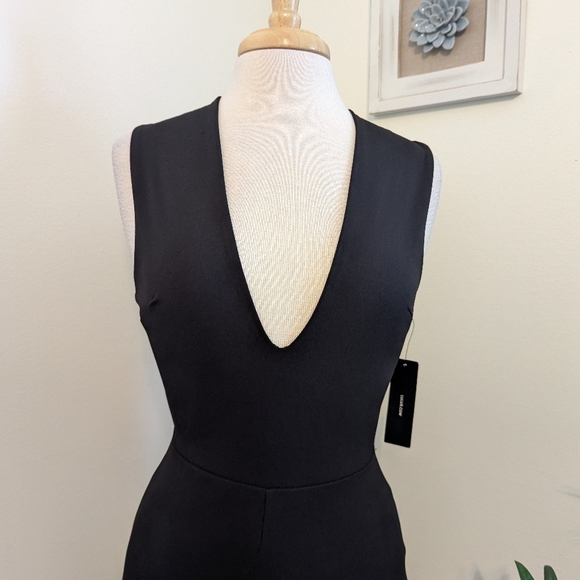 Lulu's Thinking Out Loud Sleeveless Criss Cross Backless Jumpsuit Black Small - Picture 4 of 13